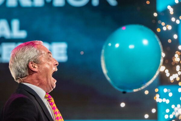 Nigel Farage enjoys Fireworks and balloons at Reform Conference : Picture: worldwidefeatures.com